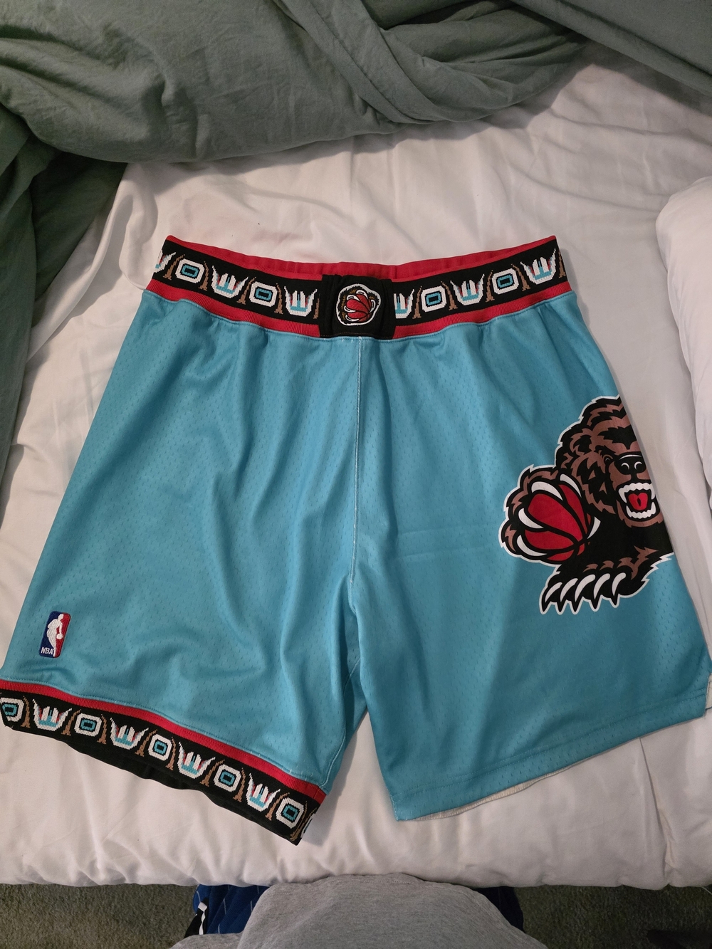 Authentic M&N Vancouver Grizzlies Shorts
